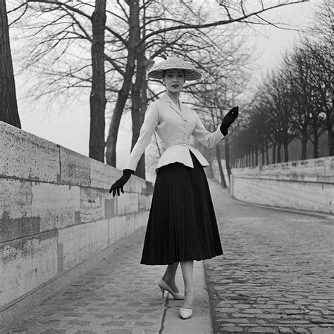 dior 40s|christian dior 1947 new look.